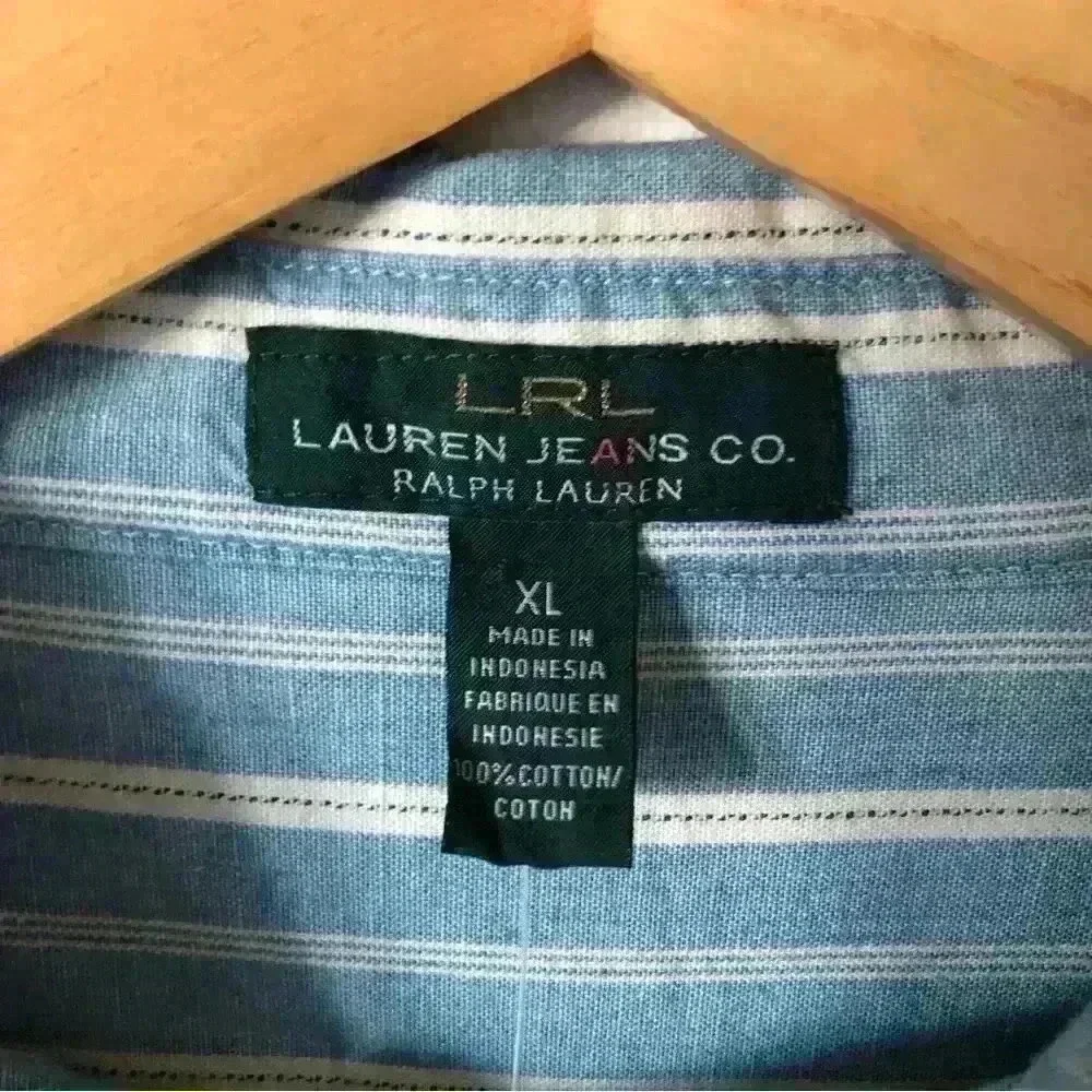Reposhing Lauren Ralph Lauren Women’s Blue & White Striped Button-Down Shirt NWT - Picture 3 of 13